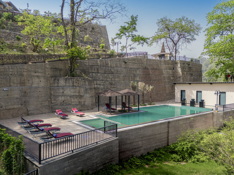 Swimming Pool and Spa at Kamlodabhavi Resort – Best Spa Resort in Rishikesh